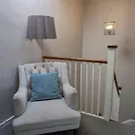 Eastgate Flat 23a *