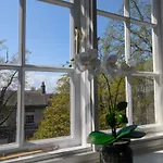 Eastgate Flat 23a *