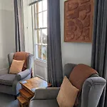 Eastgate Flat 23a