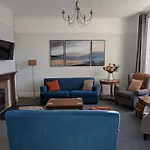 Eastgate Flat 23a *