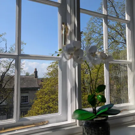 Eastgate Flat 23a *