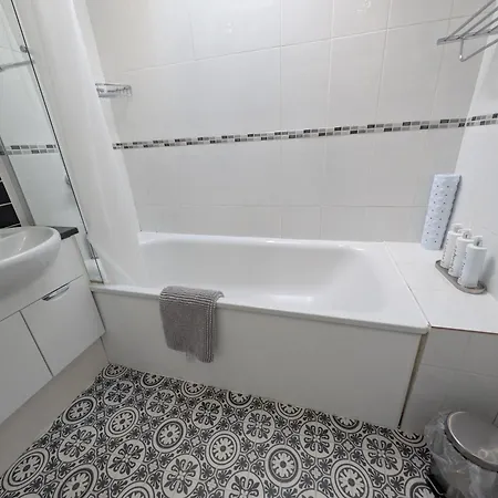 Eastgate Flat 23a